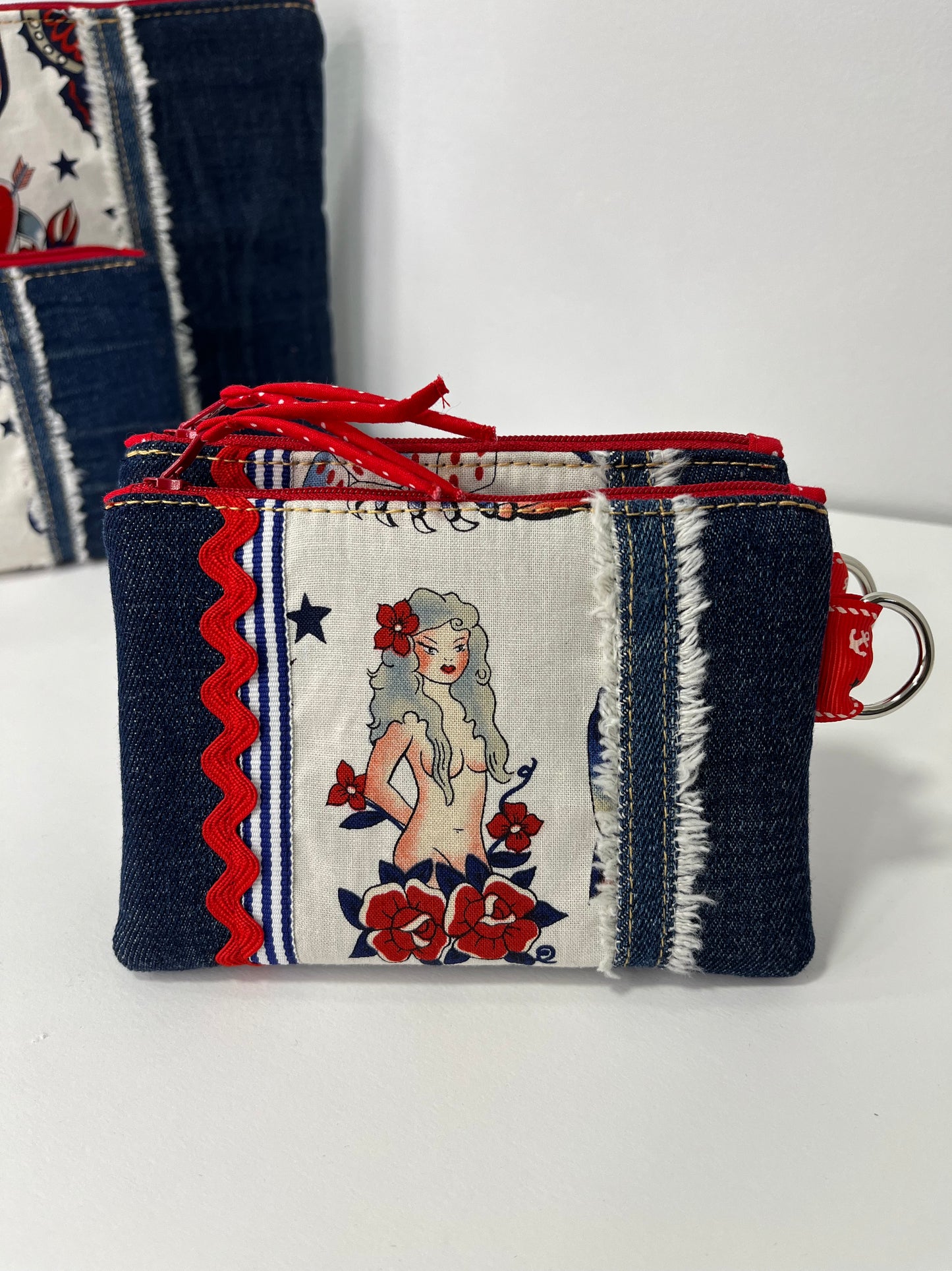 Monedero con colgador reciclado