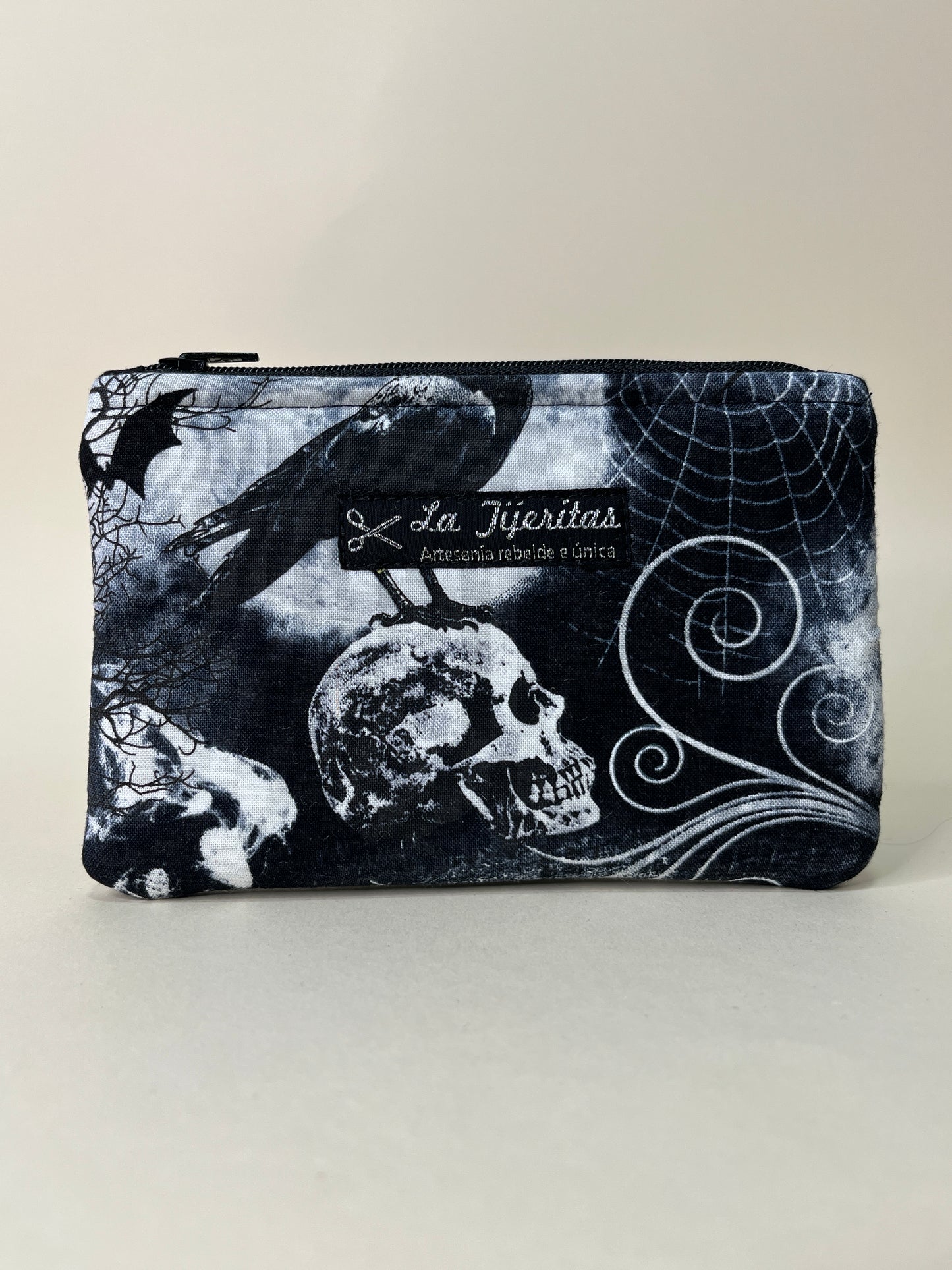 Monedero grande tenebroso (reciclado)